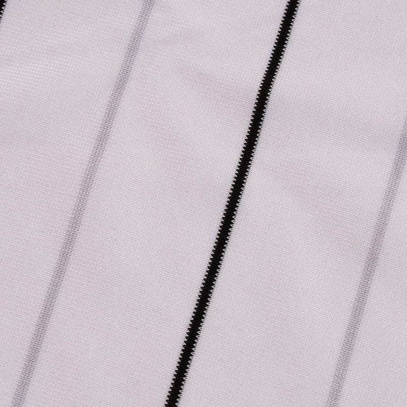 قماش محبوك مخطط باللون الرمادي الفاتح